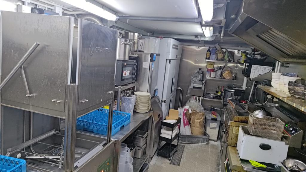 頂讓生意 : 將軍澳甜品店