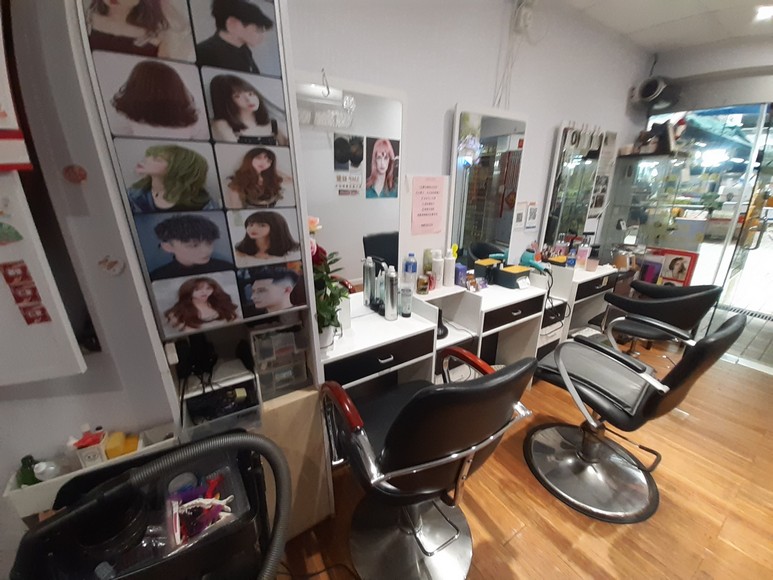 鰂魚涌民生區人來人往髮型屋轉讓