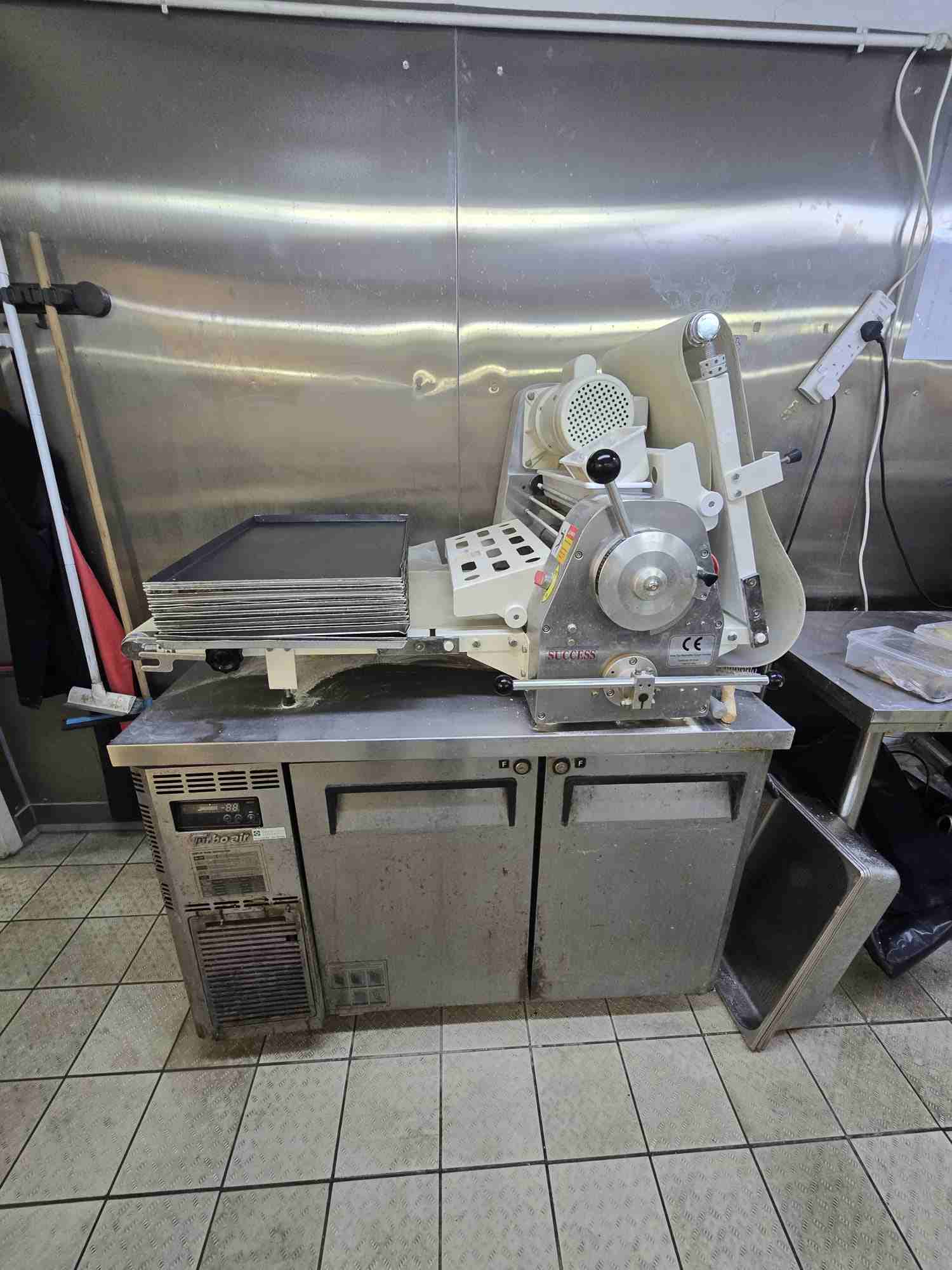 觀塘甜品店頂手