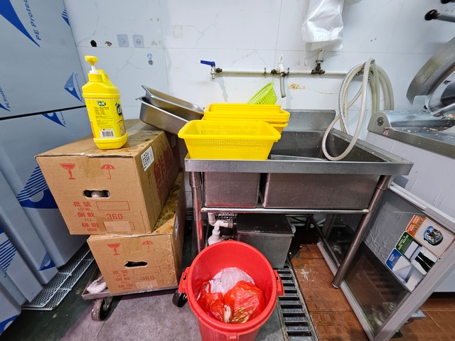 葵芳人流地段凍肉蔬果店頂讓, 1100平方呎, 零售業, 創業 | 生意轉讓